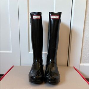 Hunter Women’s Original Tall Gloss Boot in Black - Size 7